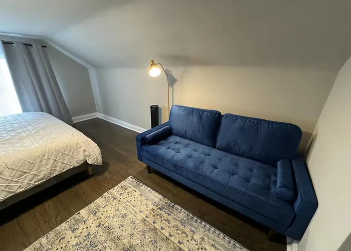 Spacious Retreat Near Convention Centers * Des Plaines