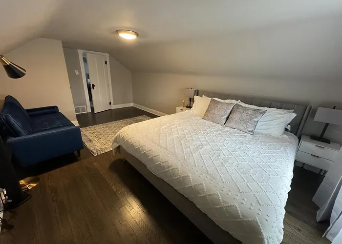 Spacious Retreat Near Convention Centers *
