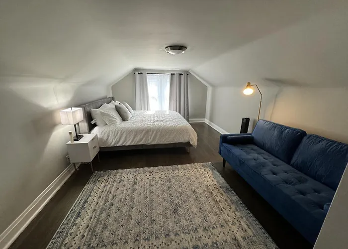 Spacious Retreat Near Convention Centers *