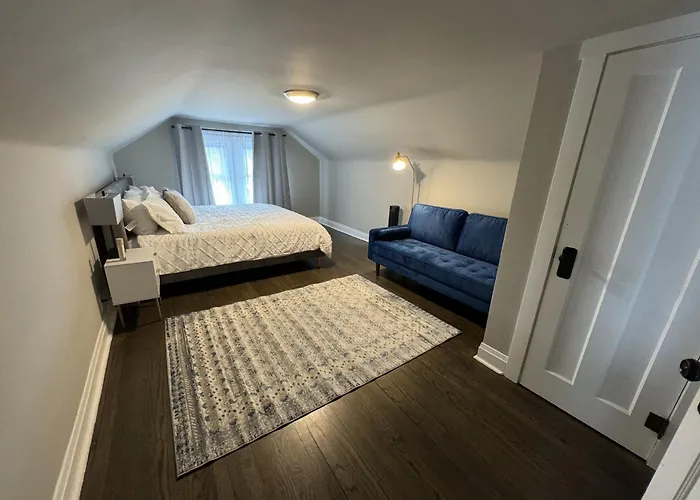 Spacious Retreat Near Convention Centers * Des Plaines