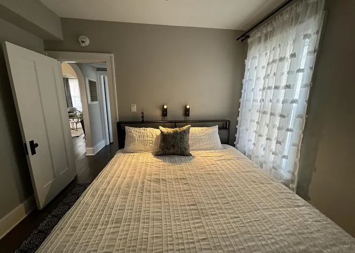 Spacious Retreat Near Convention Centers Ferienhaus Des Plaines