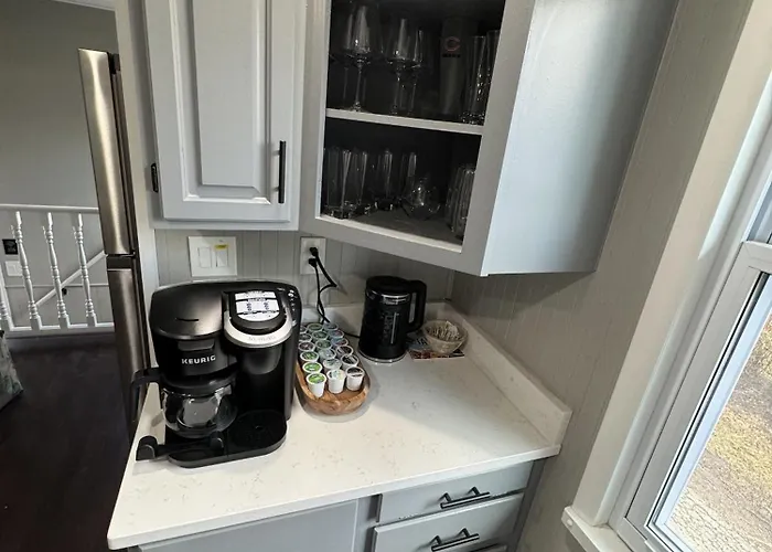 Spacious Retreat Near Convention Centers Ferienhaus *