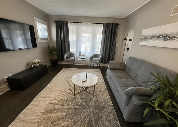 Spacious Retreat Near Convention Centers Des Plaines