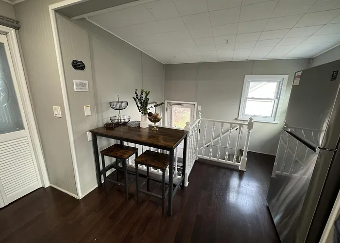 Spacious Retreat Near Convention Centers