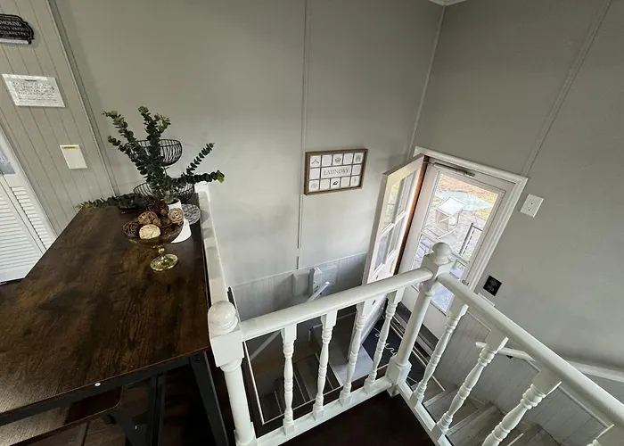 Spacious Retreat Near Convention Centers