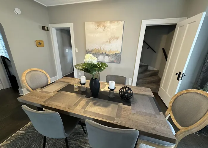 Spacious Retreat Near Convention Centers